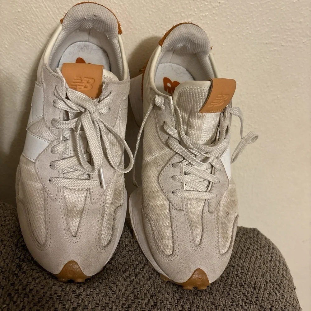 New Balance 327 Casual Women's Sneakers Shoes White Cream Brown size 8.5